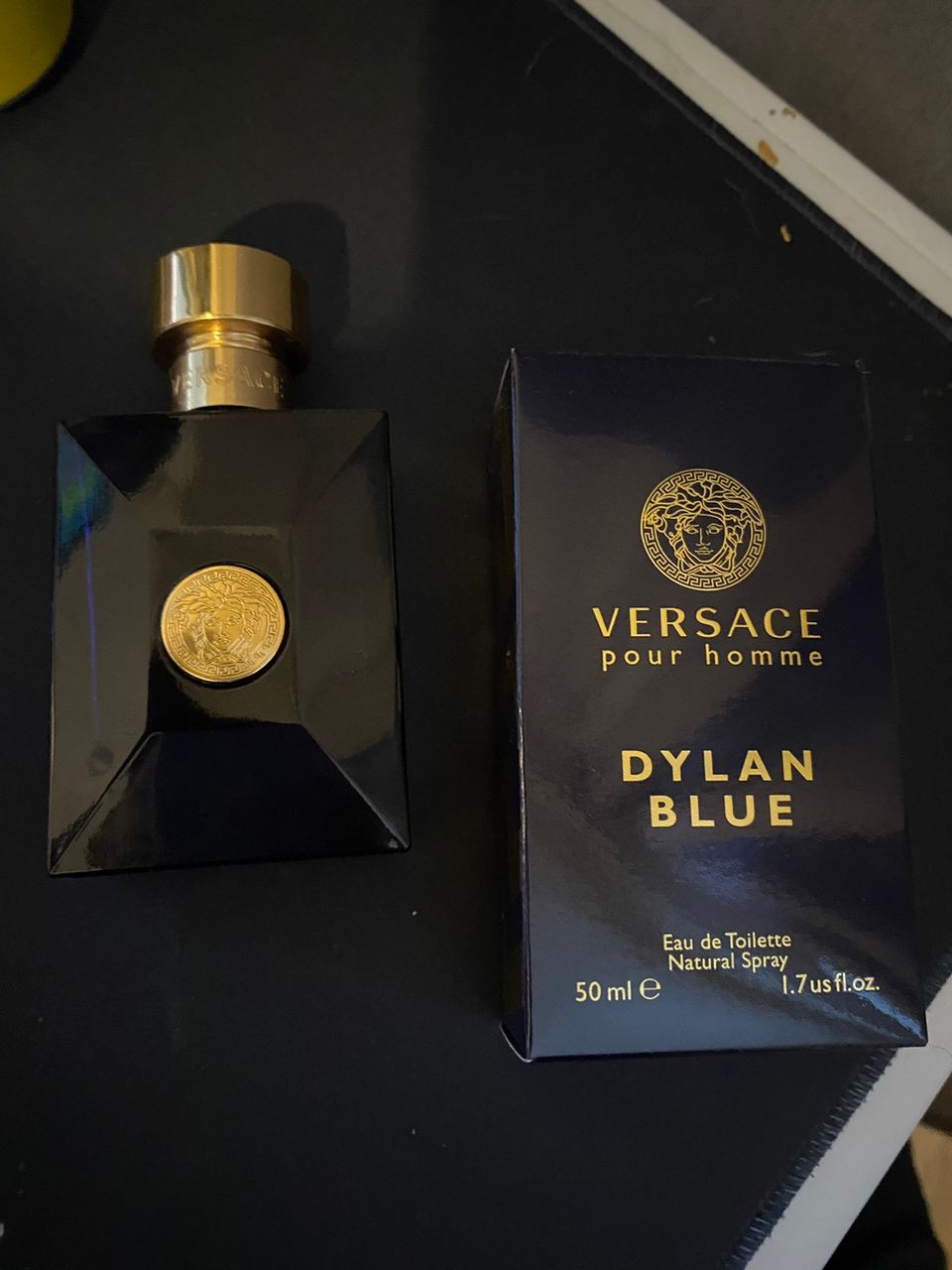 VERSACE pour homme DYLAN BLUE hajuvesi