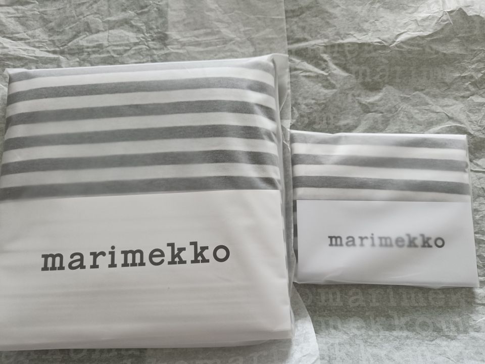 Marimekko Tasaraita pussilakana ja tyynyliina