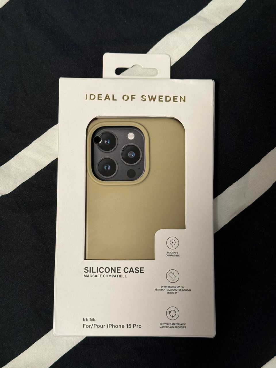 iPhone 15 Pro suojakuori