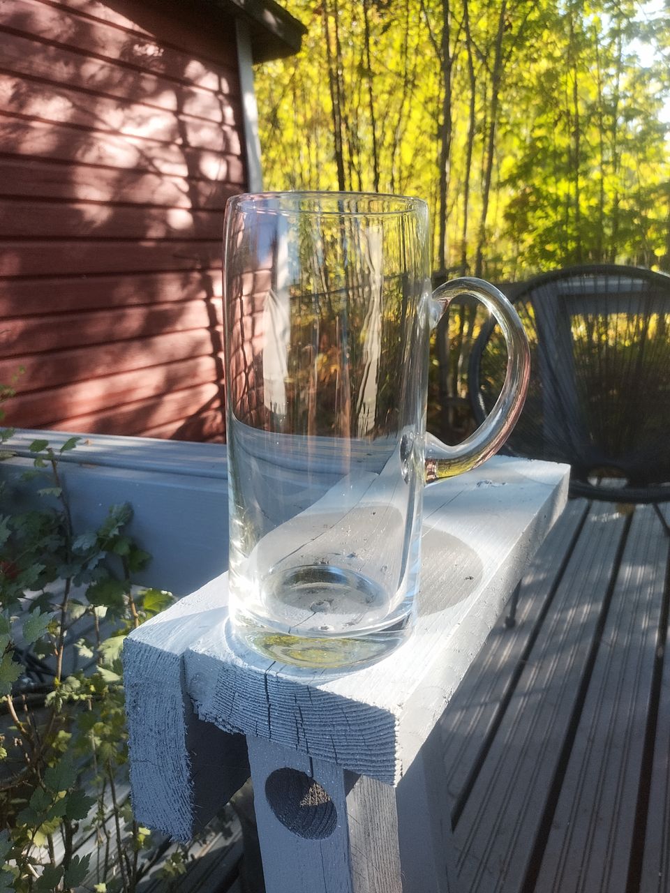 Oiva Toikka kippis tuoppeja