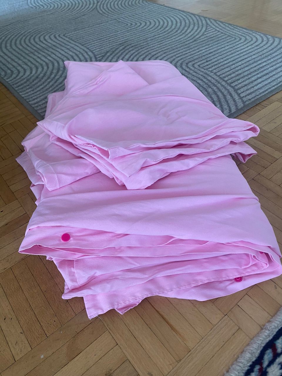 Ikea pinkki tupapussilakana