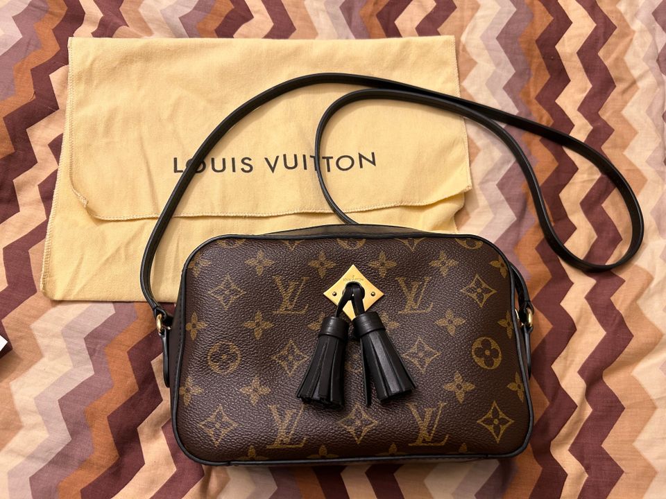 LOUIS VUITTON SAINTOGNE MONOGRAM BLACK