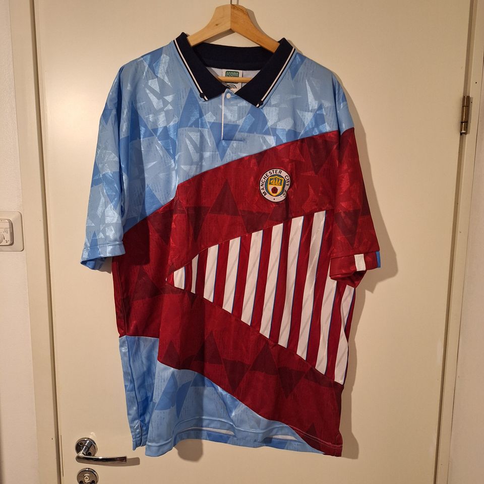 Manchester City fanipaita retro