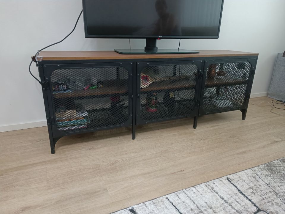 TV table