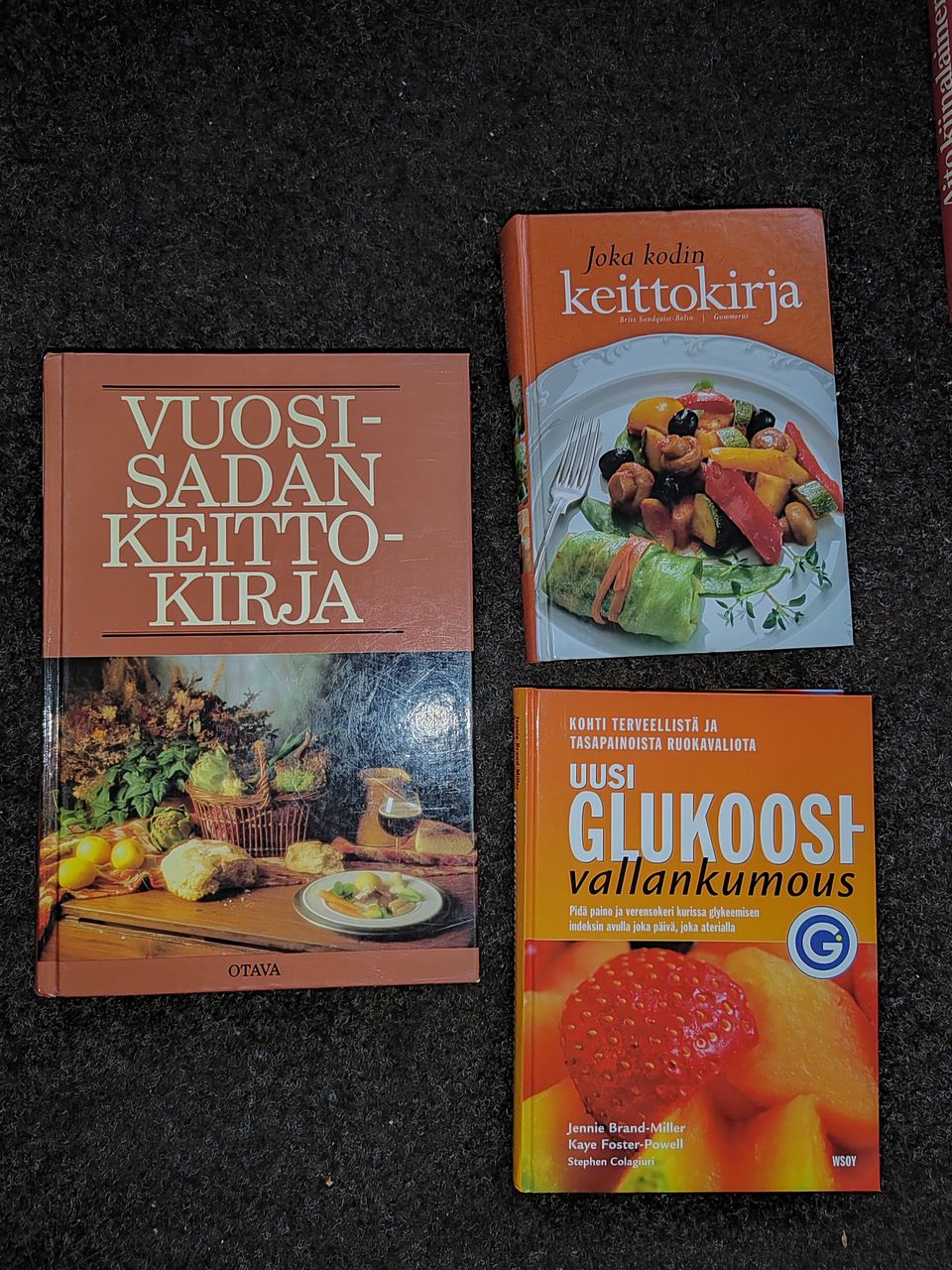 3 kirjaa ruuista