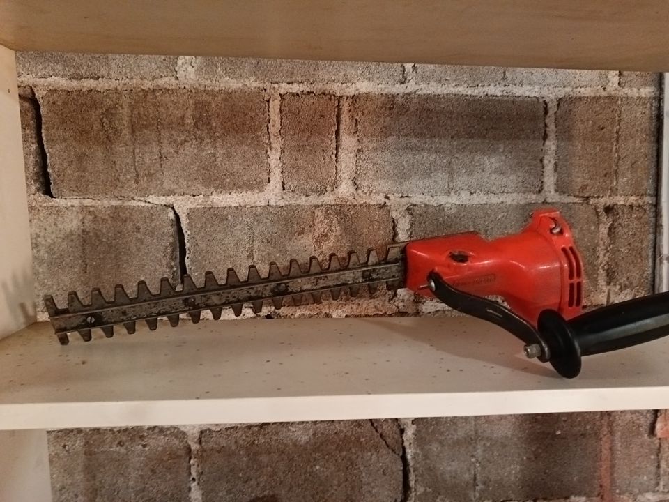 Black & Decker pensasleikkuri