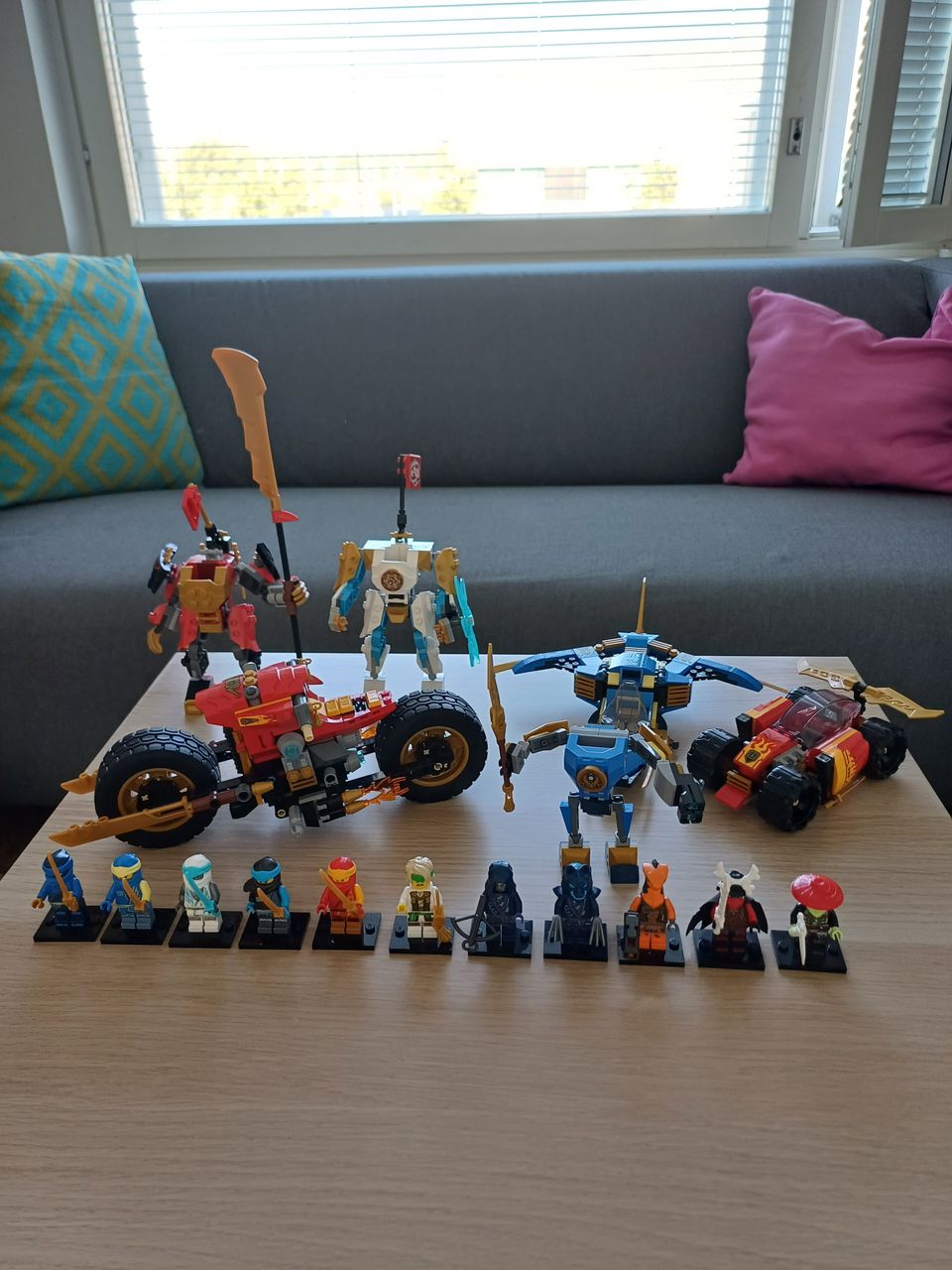 Lego Ninjago Settejä!