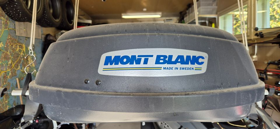 Mont Blanc suksiboksi taakkatelineillä