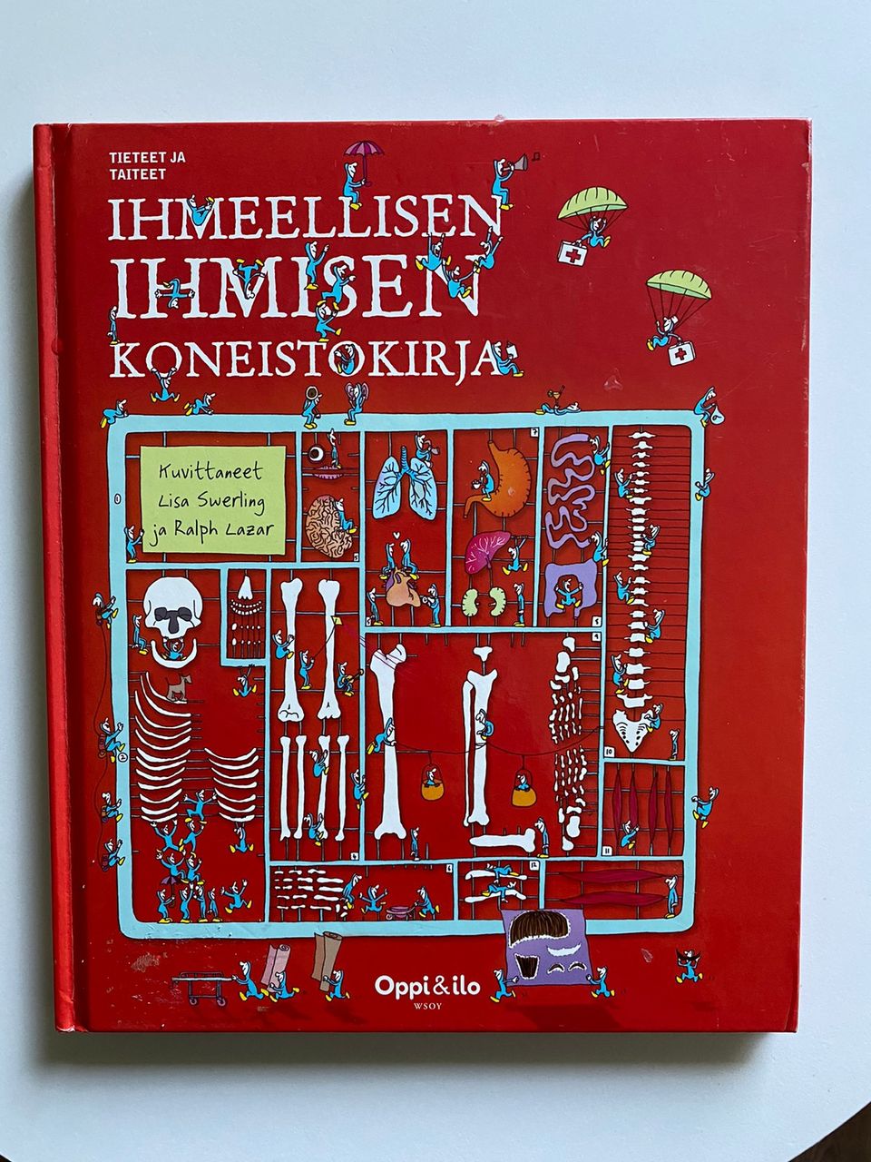 Kirja: Ihmeellisen ihmisen koneistokirja