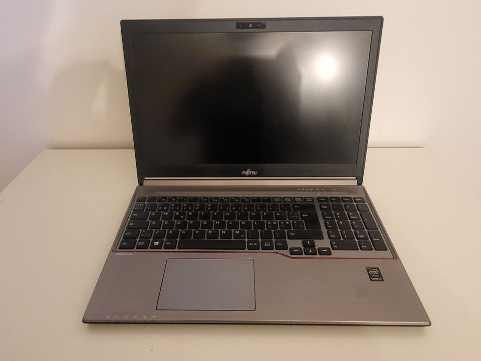 Fujitsu E754 15,6" W11Pro kannettava