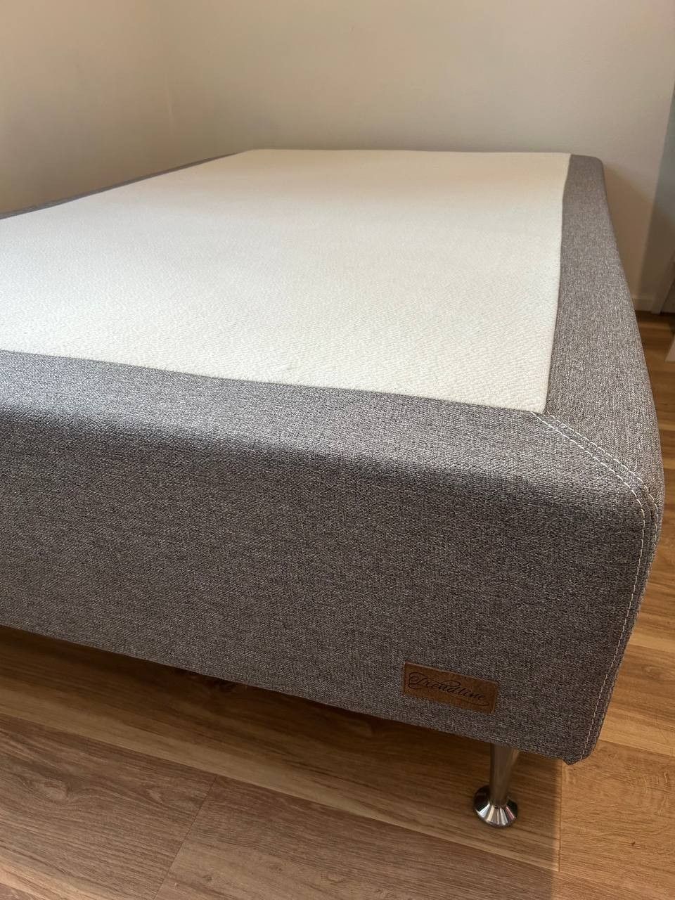 Single bed + Mattress (120 x 200)