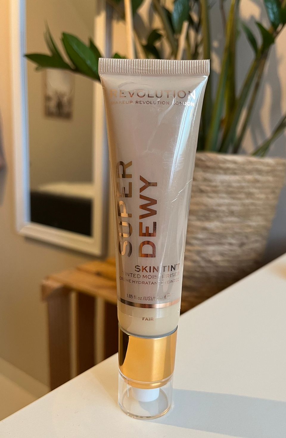 Revolution super dewy skin tint