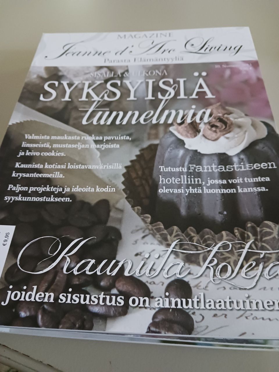 Jeanne d'arc living lehti