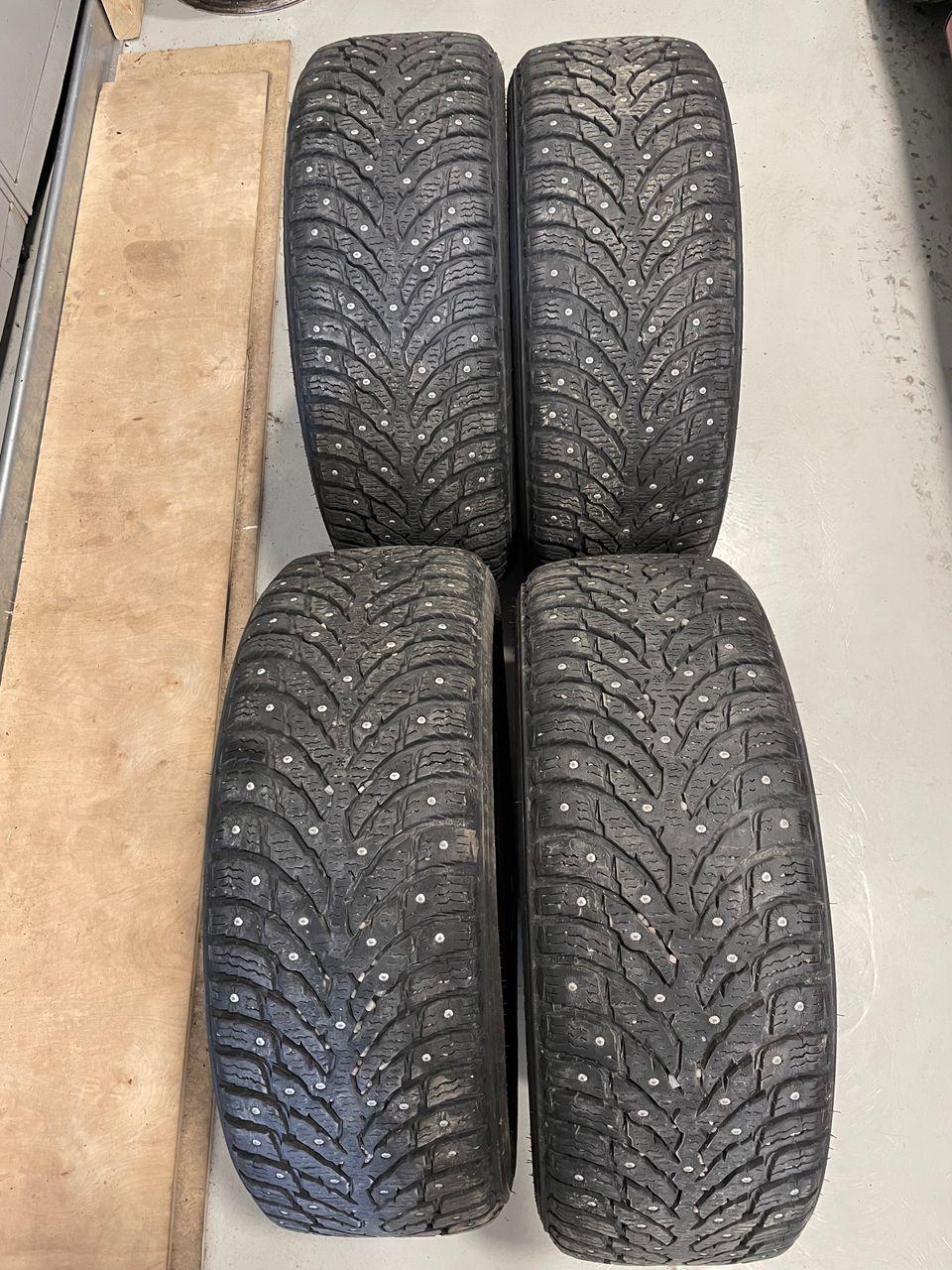 Nokian nastarenkaat 4kpl 205/55-16