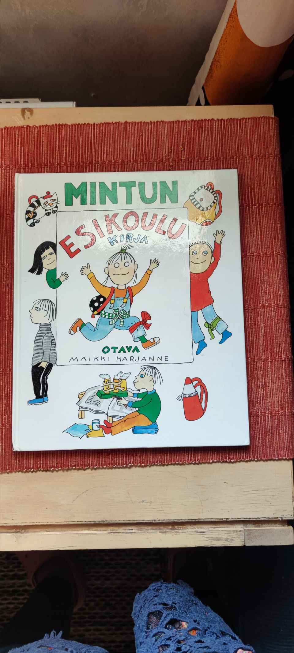 Mintun esikoulu kirja