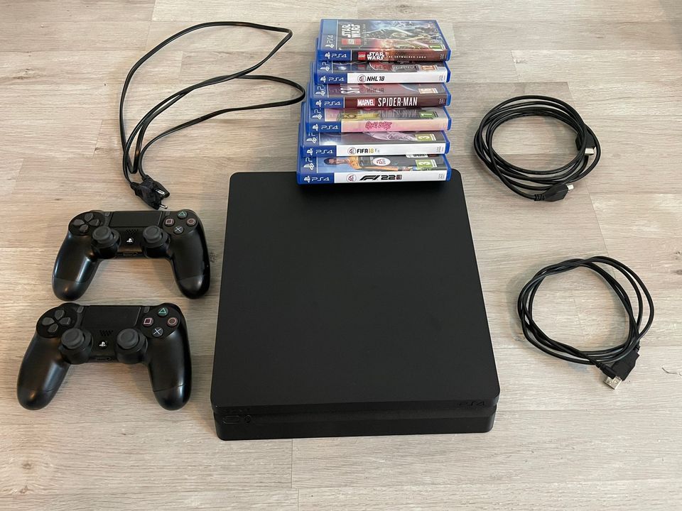 PS4 500Gb, 2 ohjainta, 6 peliä