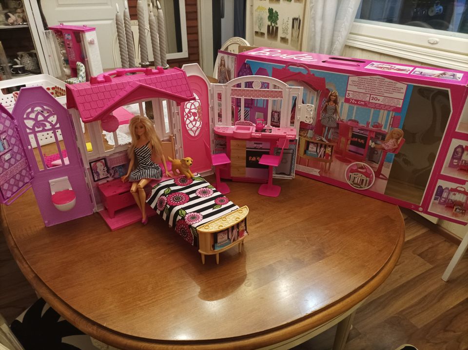 Barbie dream House