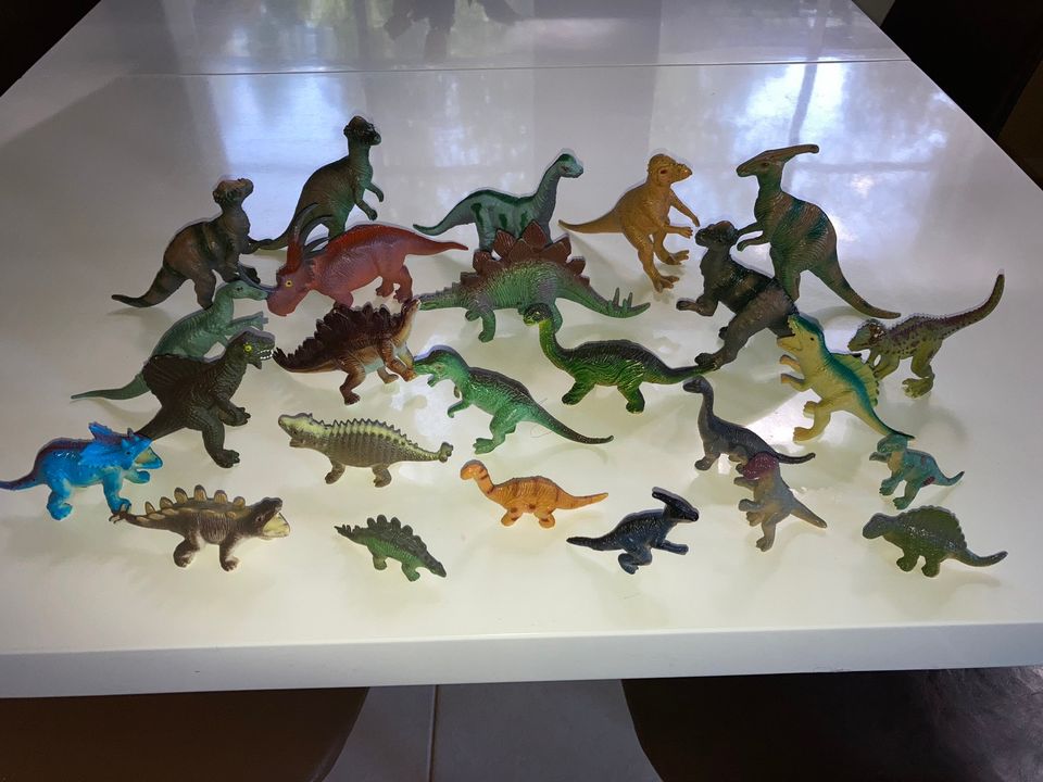 Dinosaurus - figuureja