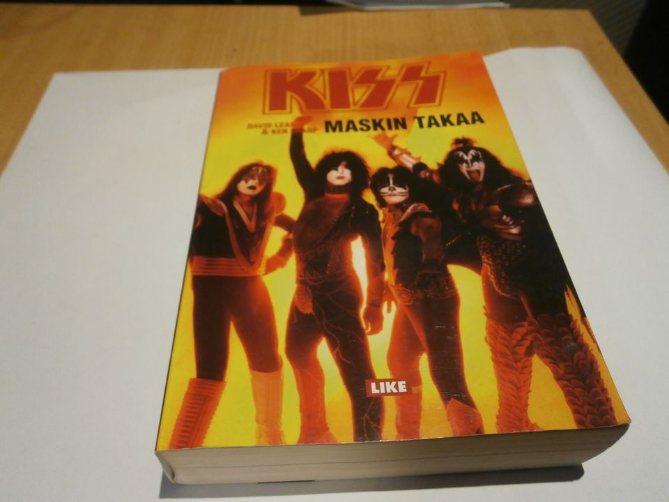 KISS- Maskin takaa -David Leaf