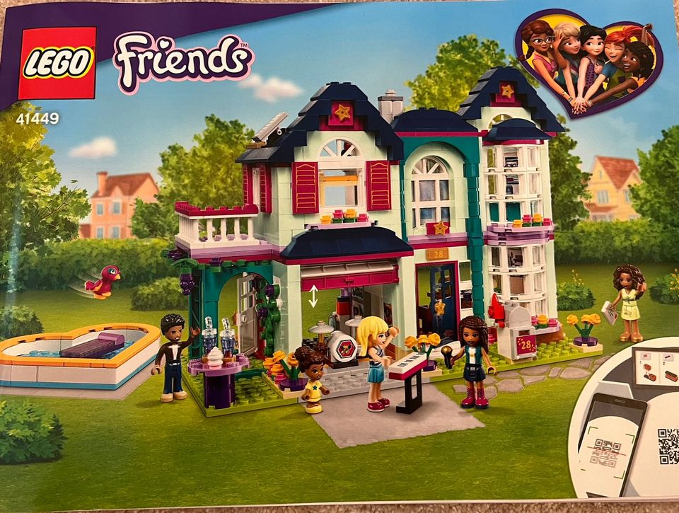 Myydään Lego Friends talo