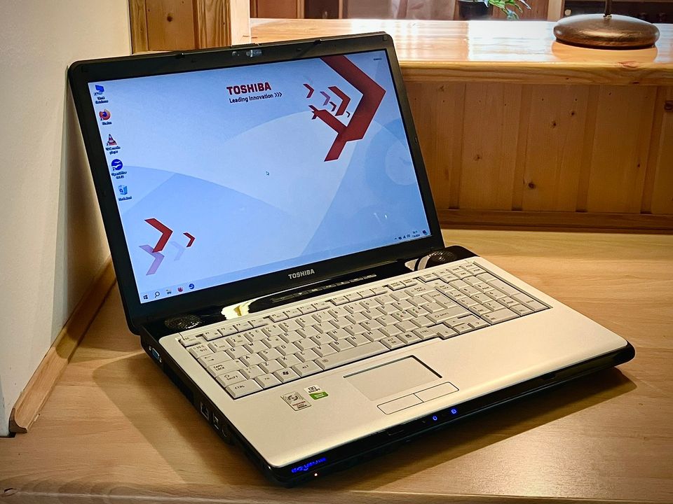 Toshiba Equium P200 (Win10, 3GB, 100GB, Pentium)