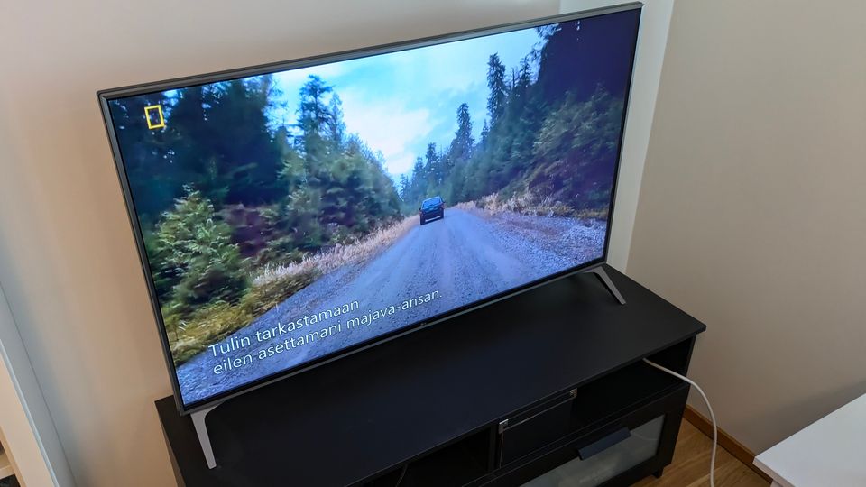 LG Smart TV 49" 4K Ultra HD Wi-Fi