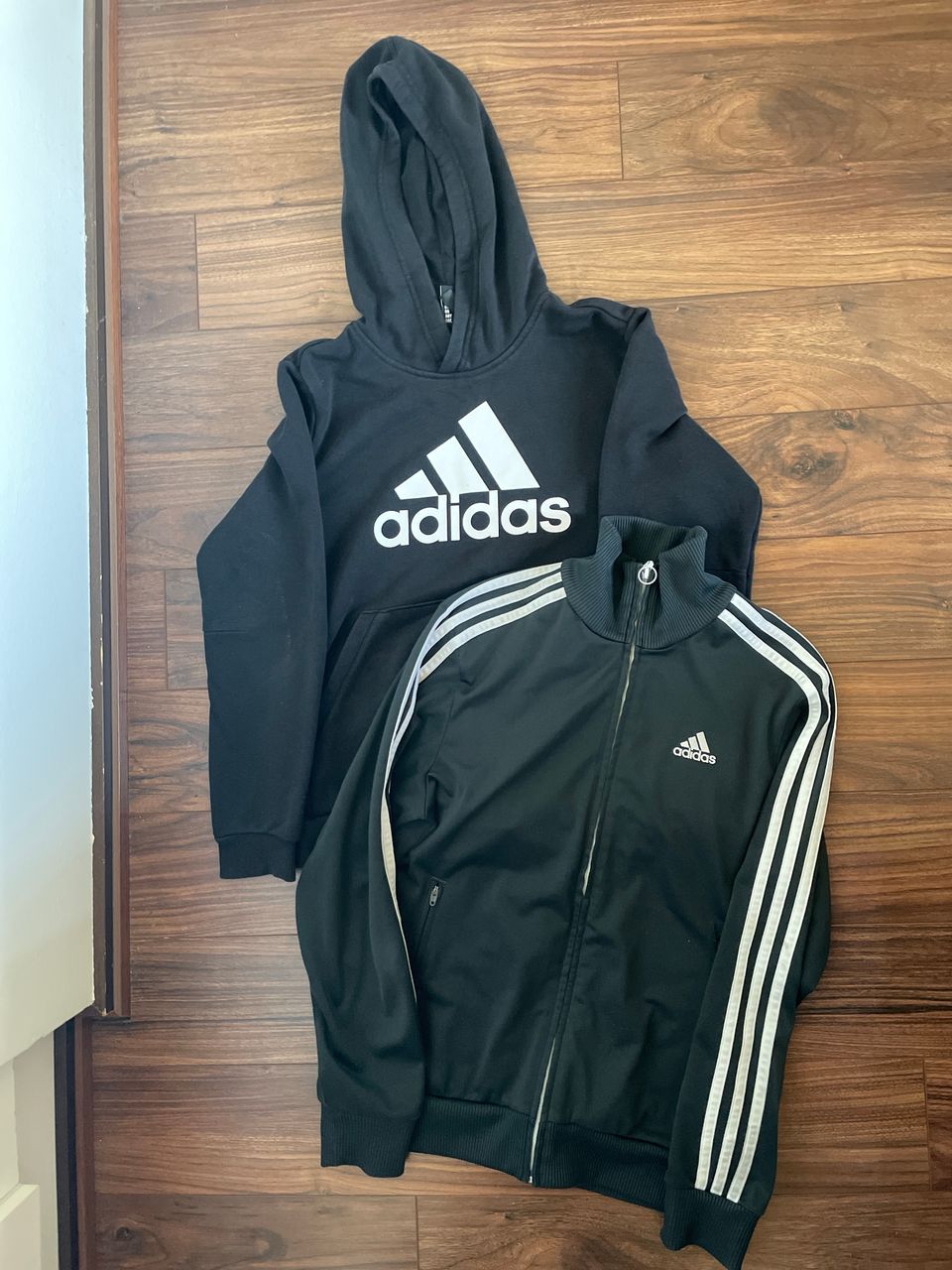 Adidas huppari ja verkkaritakki 146/152