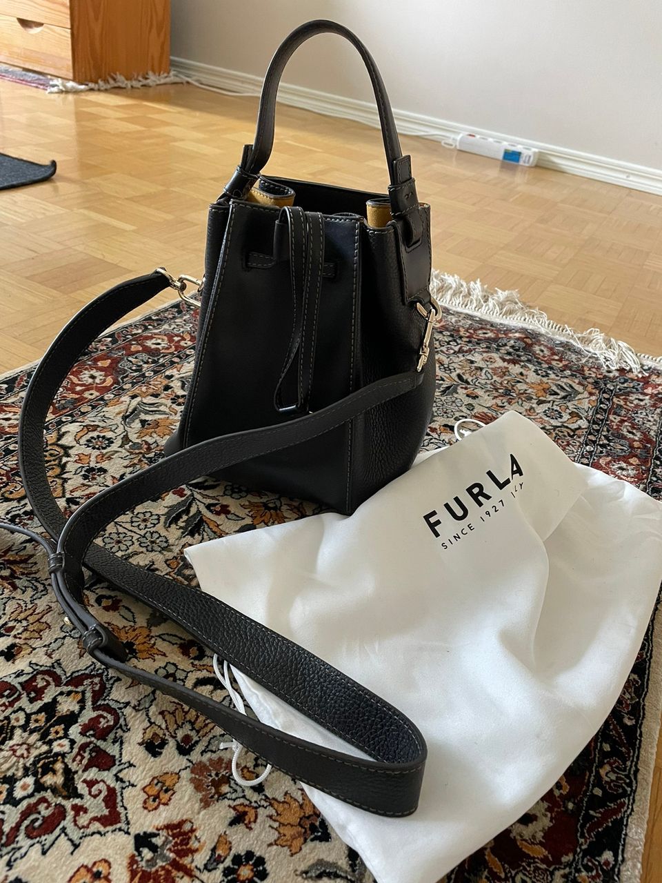 FURLA Miastella crossbody laukku