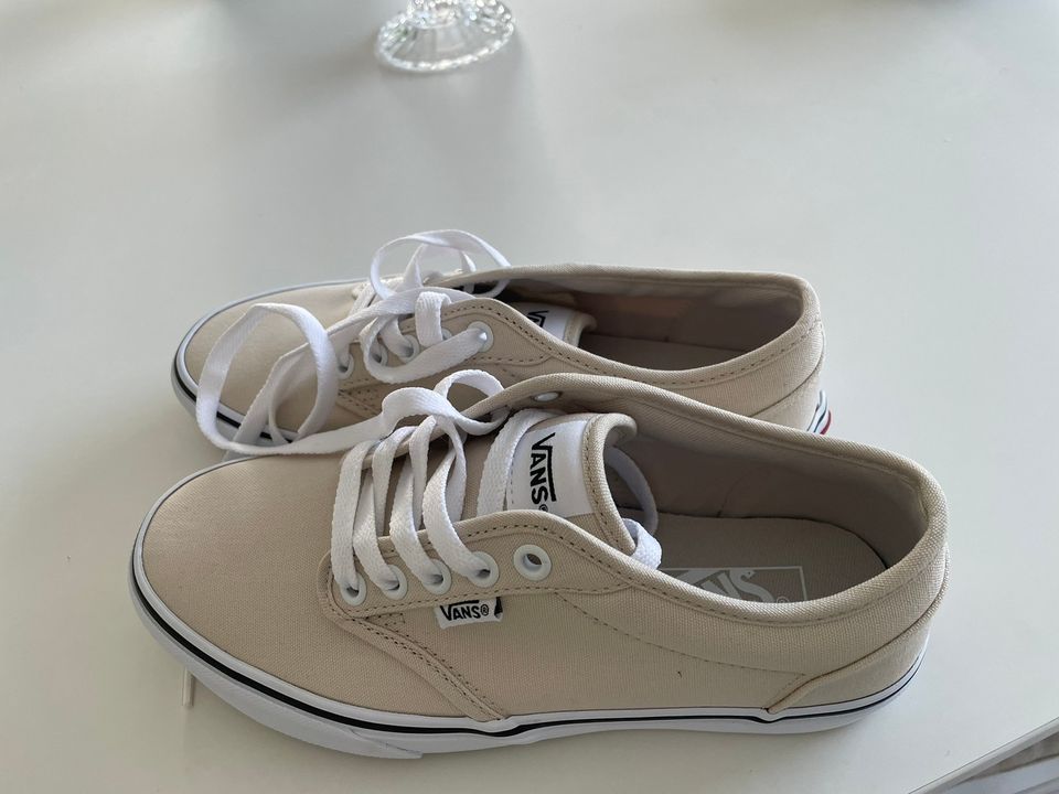 Käyttämättömät VANS tennarit koko 37