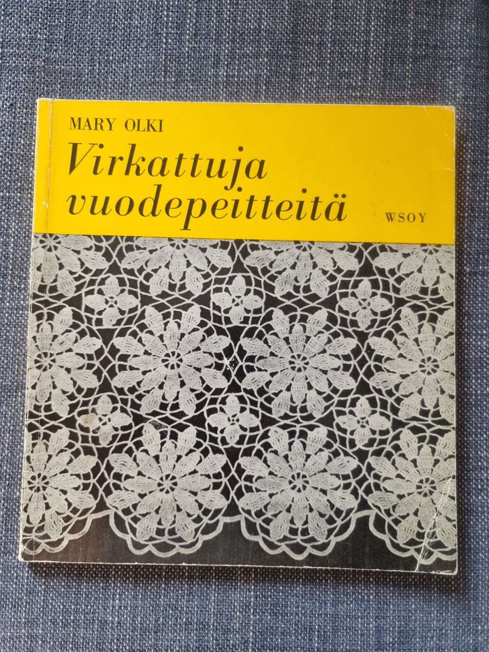 Virkattuja vuodepeitteitä Mary Olki