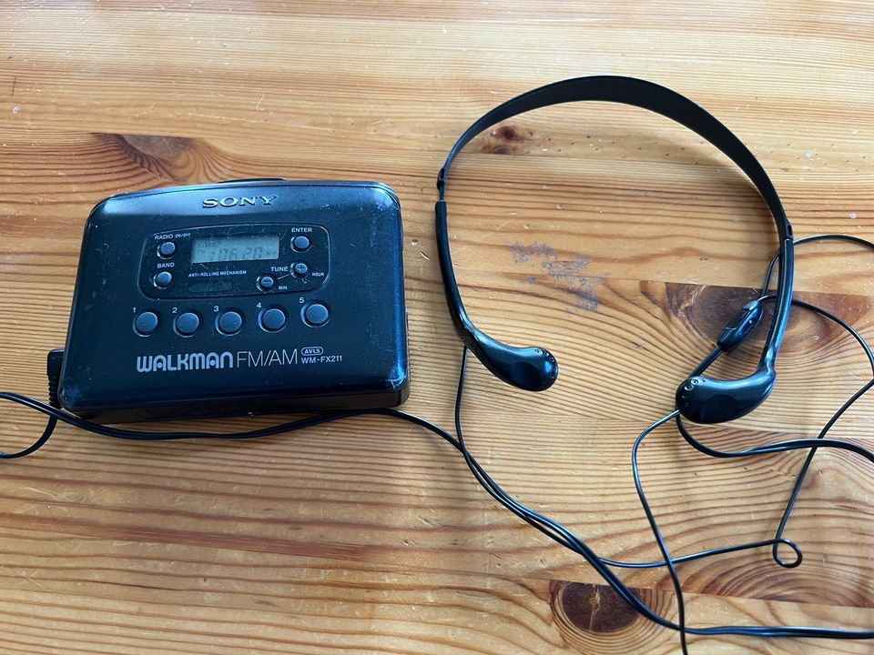 Sony Walkman WM-FX211 kasettisoitin + radio