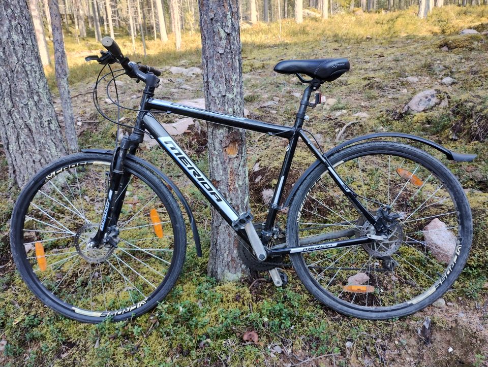 Hybridi 28", polkupyörä