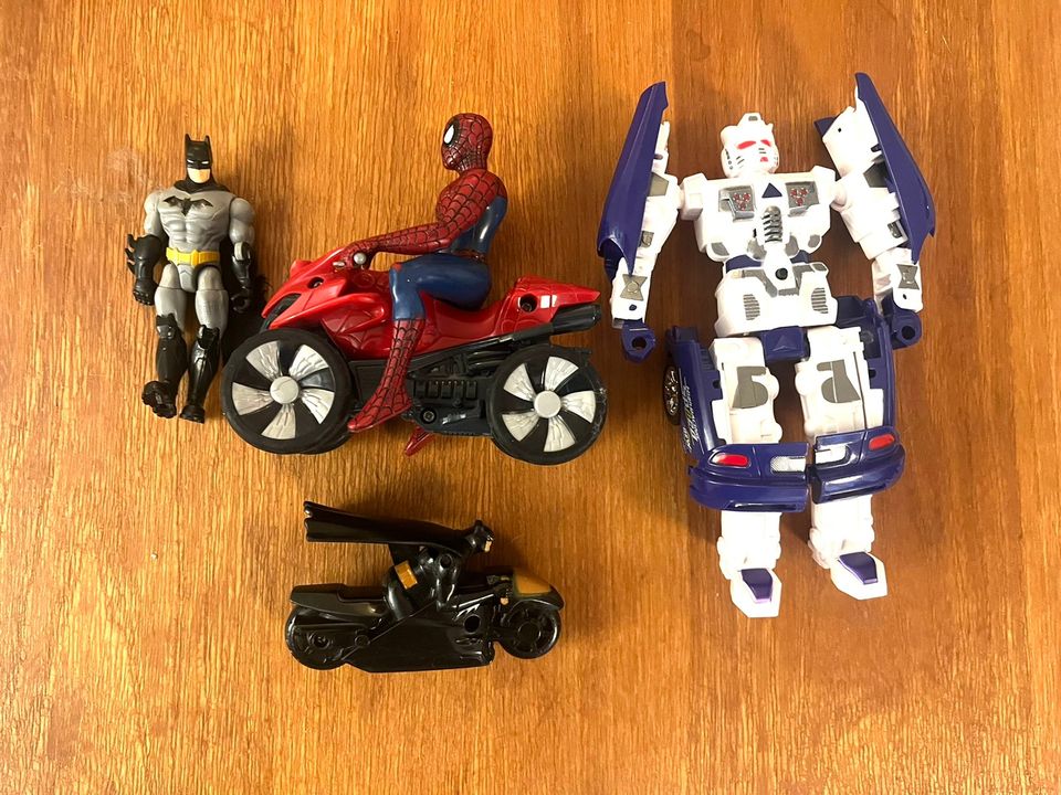 Batman x2, spiderman ja transformer