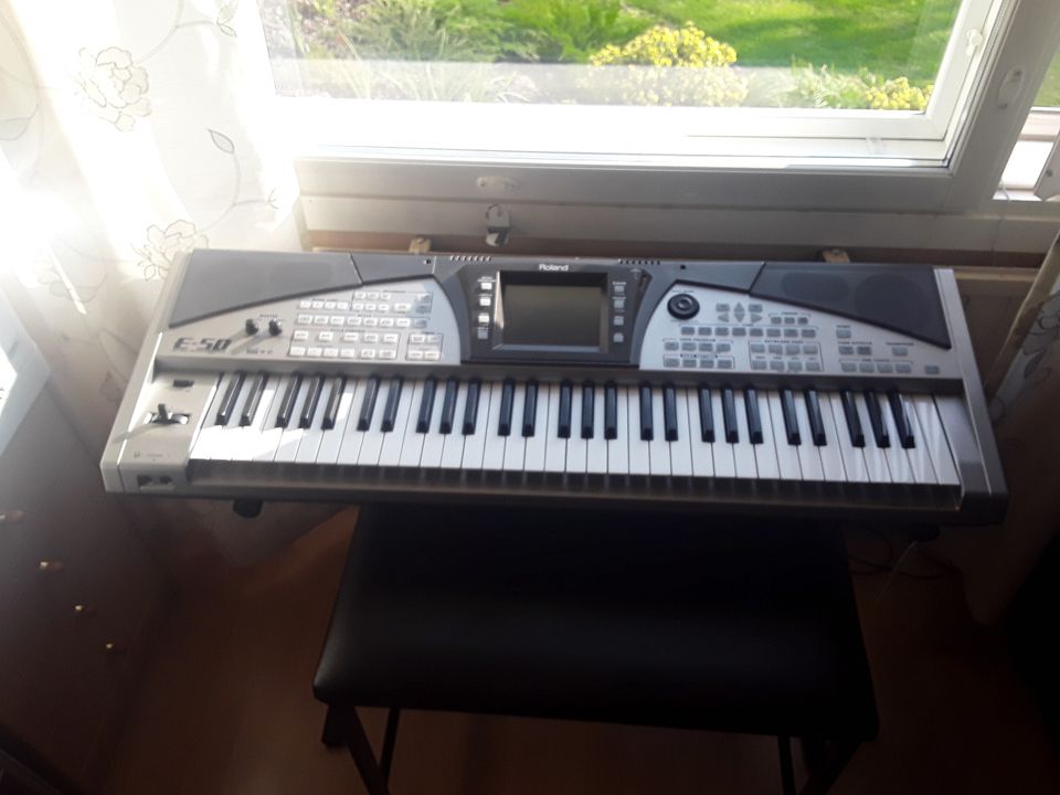 Roland E-50 kosketinsoitin