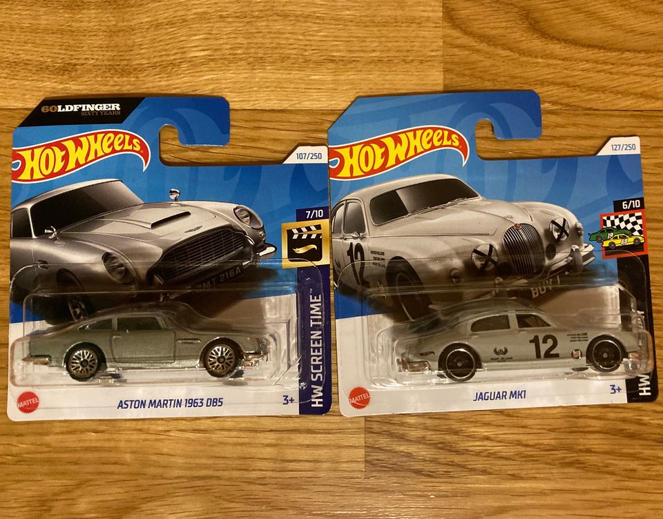 Hotwheels Aston Martin 1963 DB5 ja Jaguar MK1