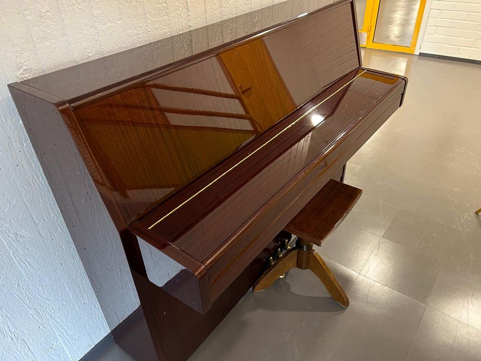 Yamaha piano