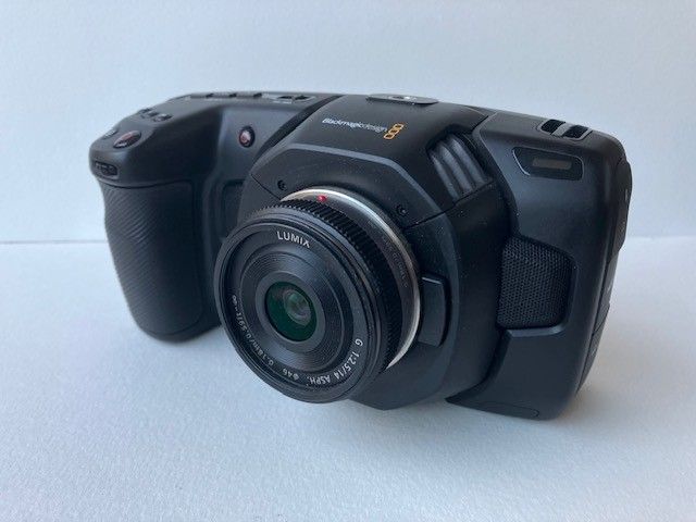 Blackmagic Pocket Cinema Camera 4K (EF-optio)