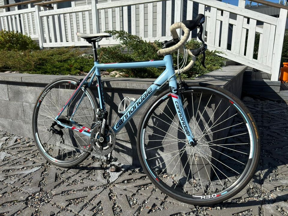 Maantiepyörä Cannondale Caad8