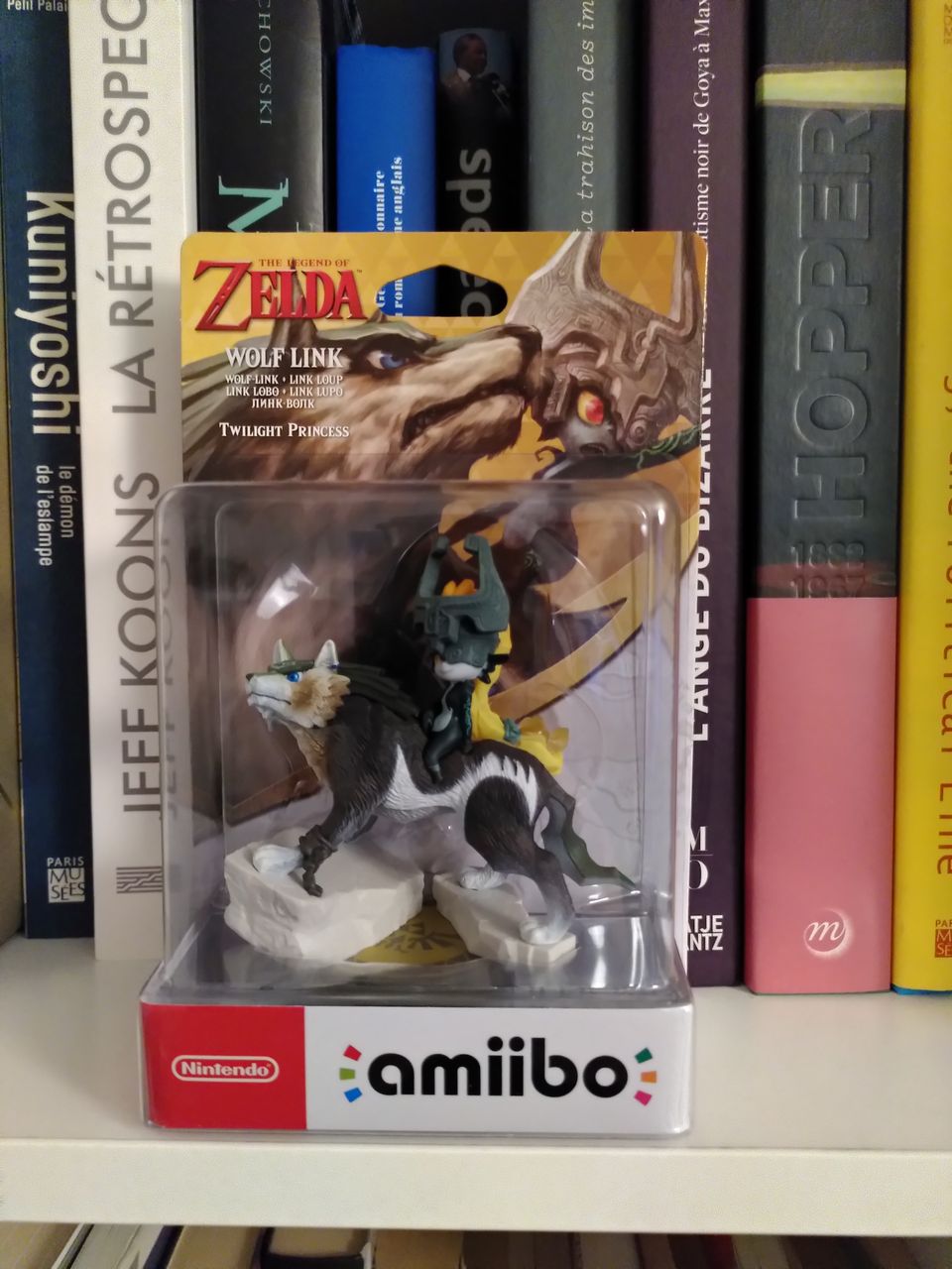 Amiibo Wolf link and midona