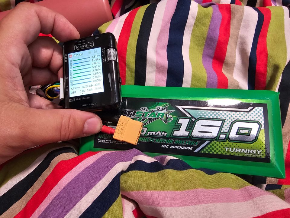 6s 16 000mah, 10-20c lipo.