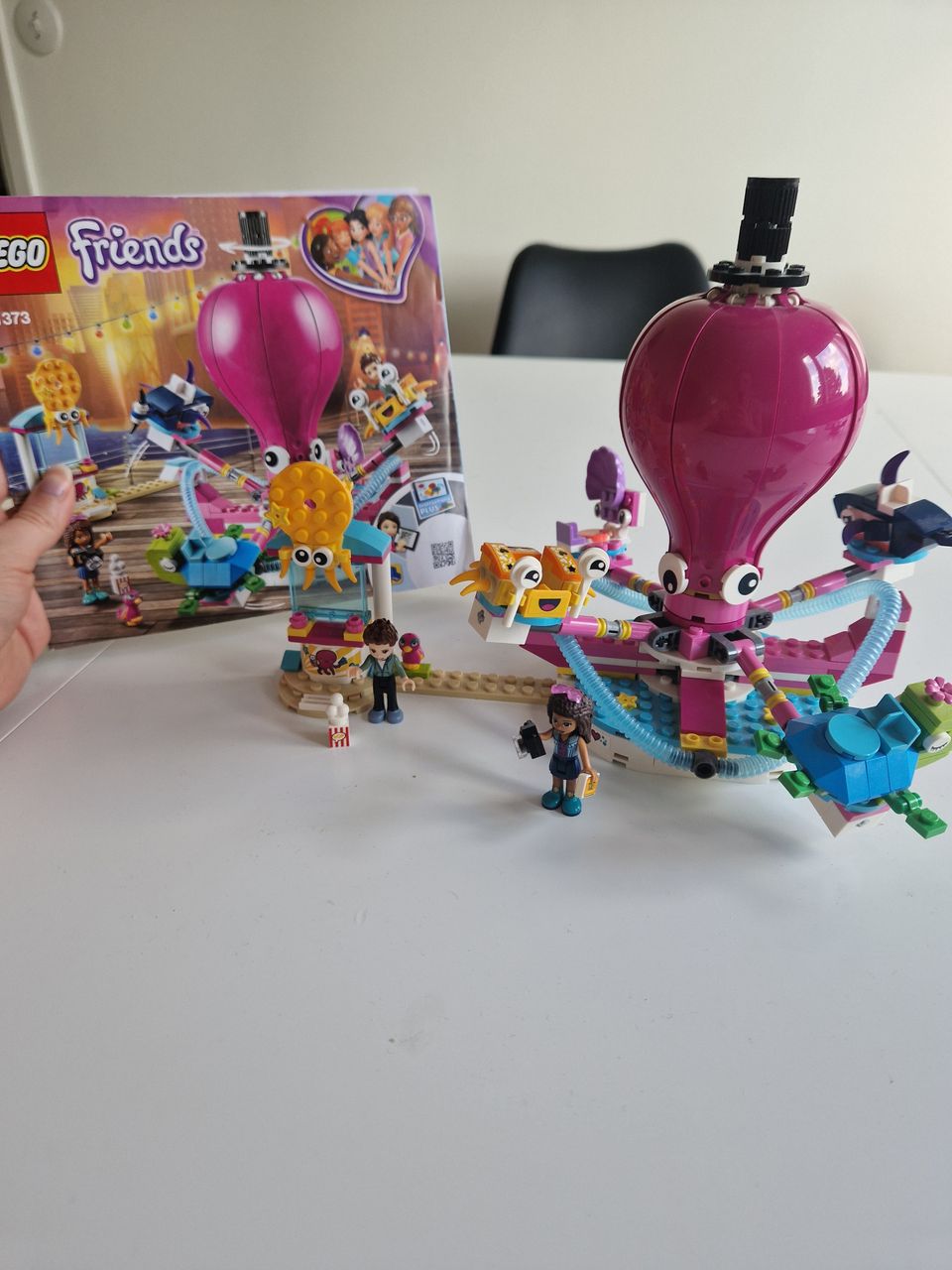 Lego friends- mustekalalaite