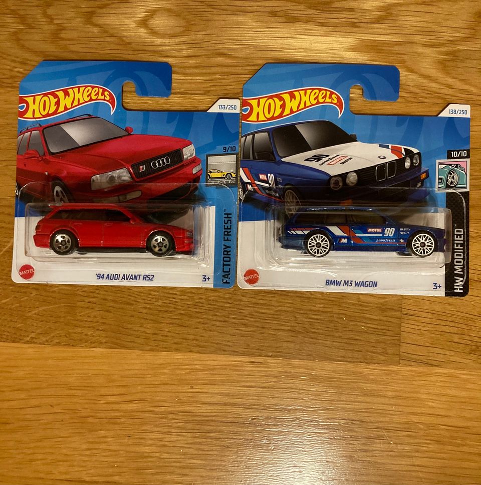 Hotwheels BMW M3 wagon ja 94 Audi Avant rs2