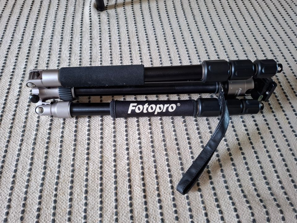 Fotopro tripod