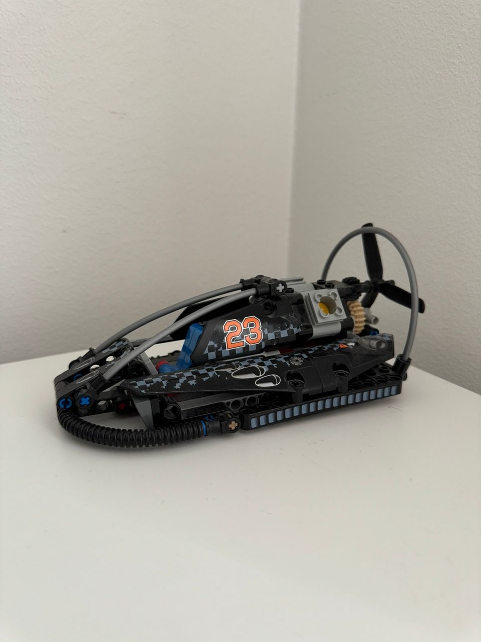 Lego Technic 42002 Hovercraft