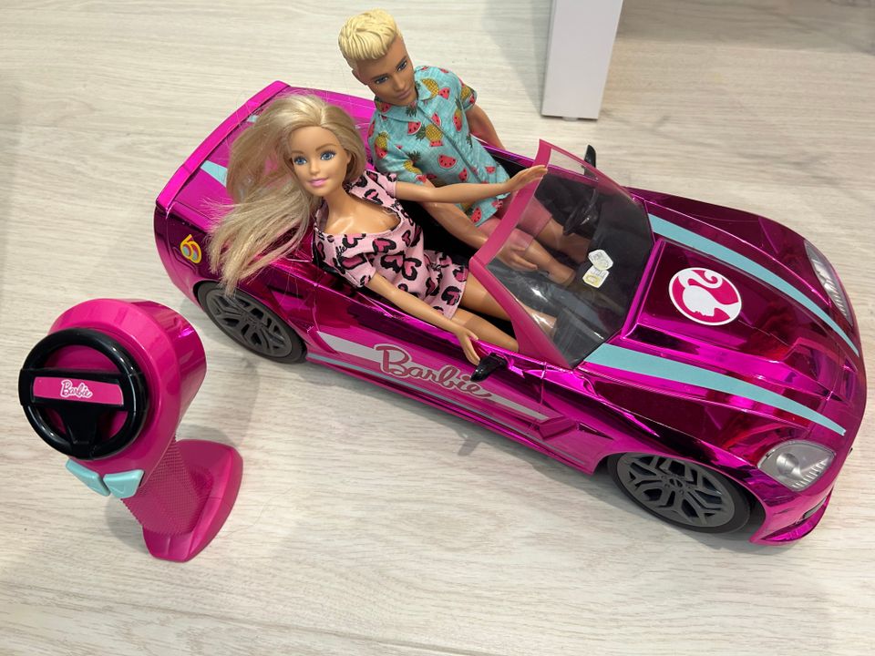 Barbie auto, Barbie ja Ken