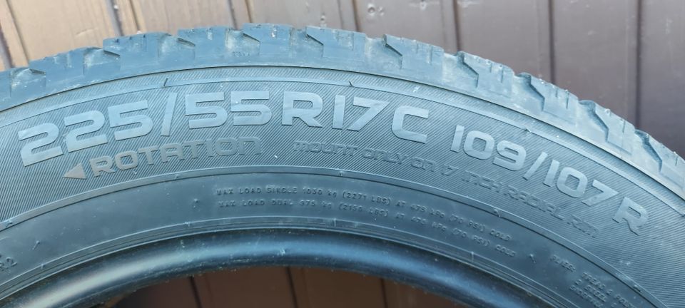 2kpl käyt 225 55 17c Nokian Hakkapeliitta C3 6mm+