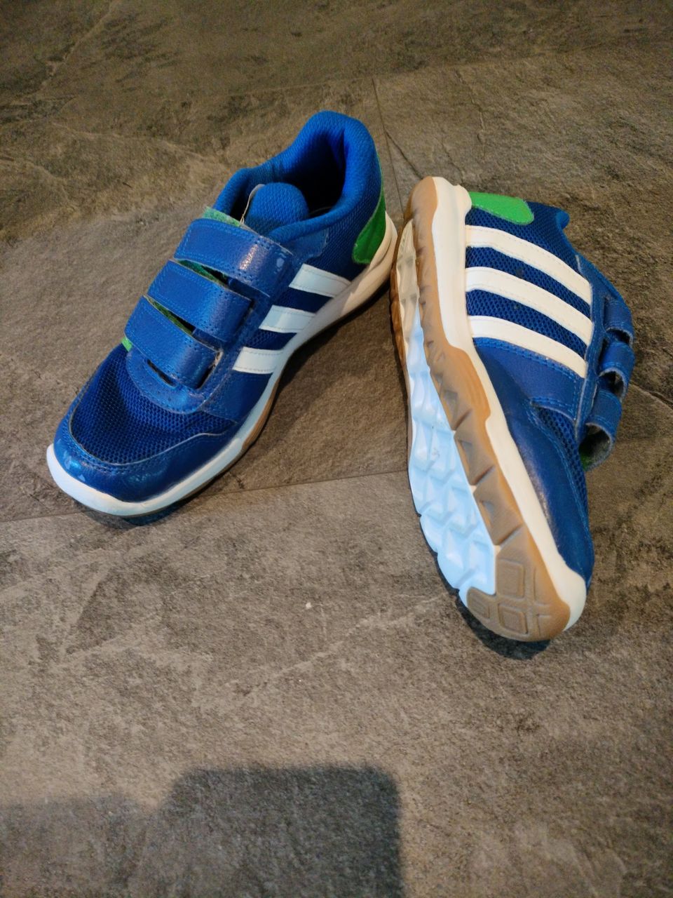 Adidas sisäpeli kengät koko 33