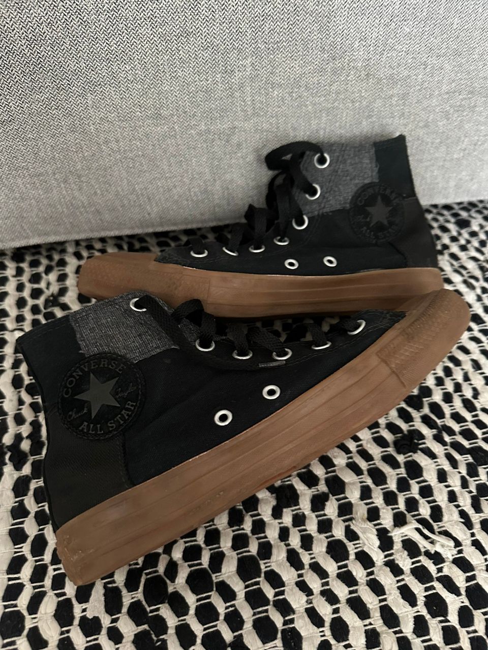 Converse varsilenkkari koossa 39