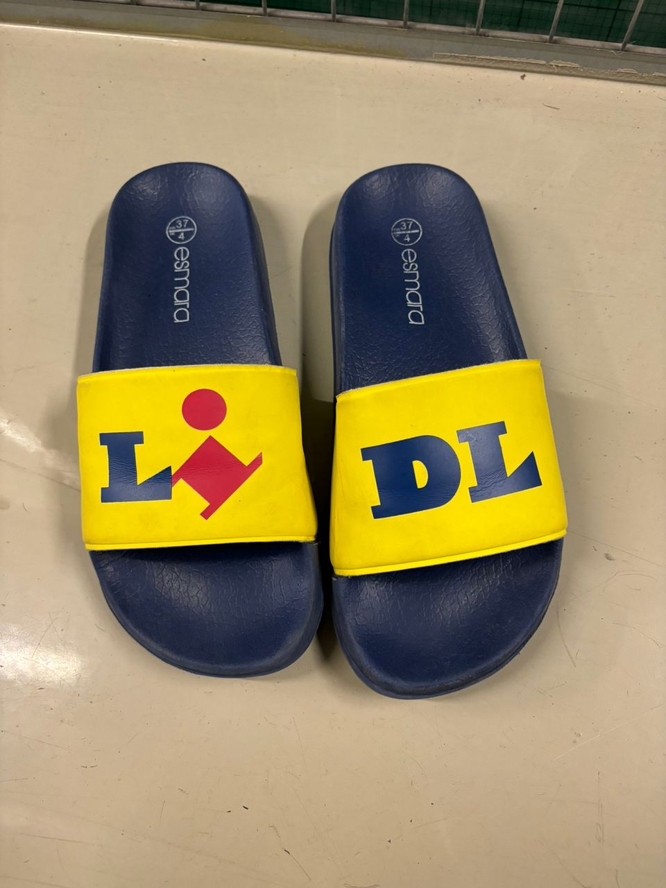 lidl sandaalit