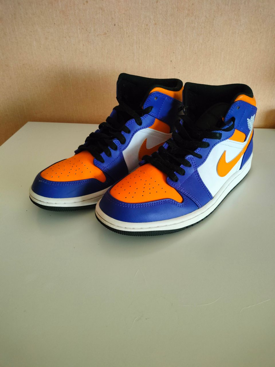 Jordan 1 Mid Lakers